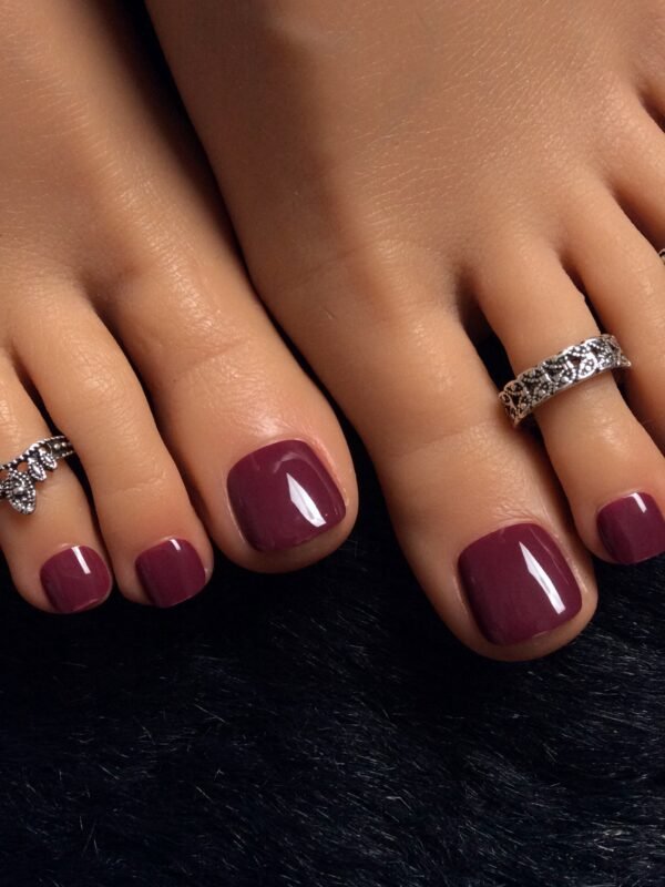 Silver and Grey gel toes | Glitter toe nails, Gel toes, Toe nail designs